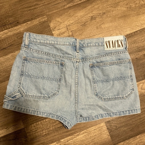 NWOT. MOTHER - SNACKS! The Fun Dip Utility Short Short - Picture 3 of 13